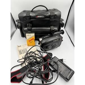 JVC 18X Hyper Zoom Quick Response AF Compact VHS Program Manager GR-AX42OU W BAG